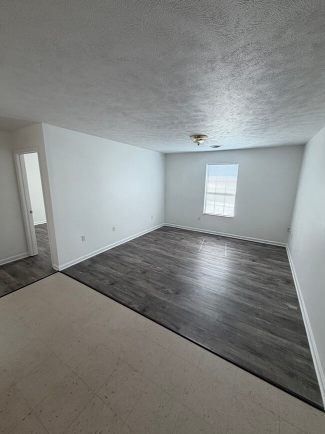 Photo - 181-187 Anglea Cir. Unit 185 Ang