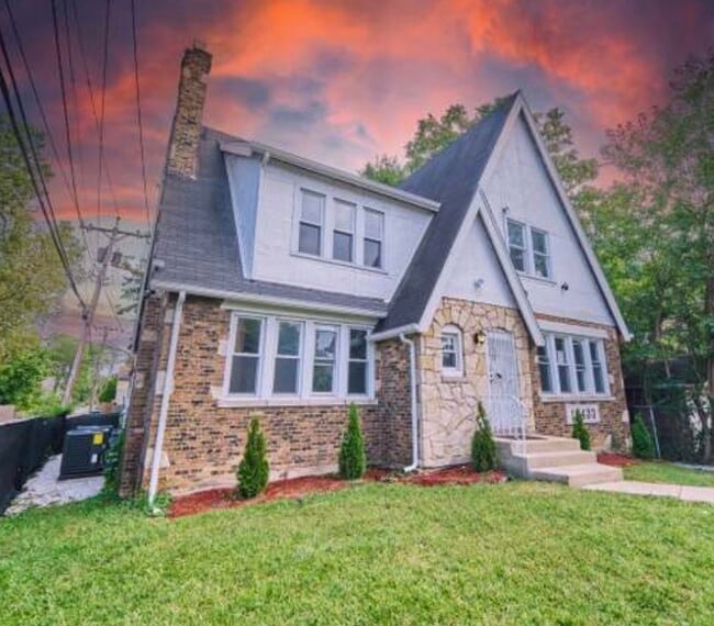 Photo - 15433 Myrtle Ave Unit Duplex on Myrtle