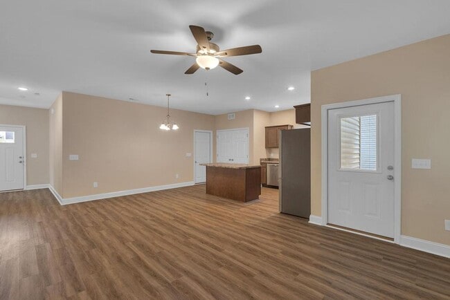 Photo - Beautiful Newly Built Home!