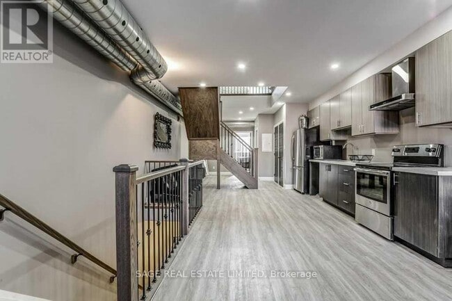 Photo - 73 King St E Unit 1