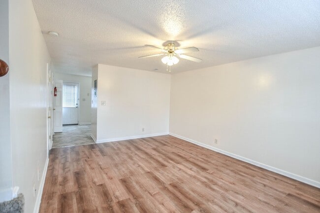2805 Cobalt Dr