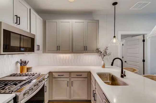 Photo - 1307 Cedar Ave