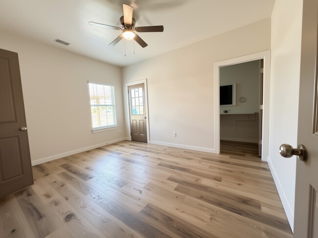1403 SW Bishop Rd