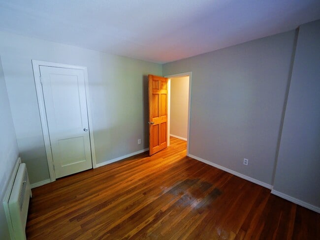Photo - 1026 Springfield St Unit Right Side