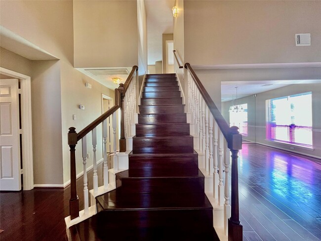 Photo - 146 Skycrest Dr