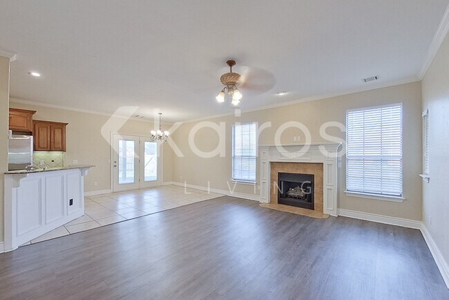 Photo - 812 SW 37th St