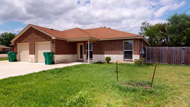 ALL STAINED CONCRETE FLOORING DUPLEX IN HA... - ALL STAINED CONCRETE FLOORING DUPLEX IN HA... Casa