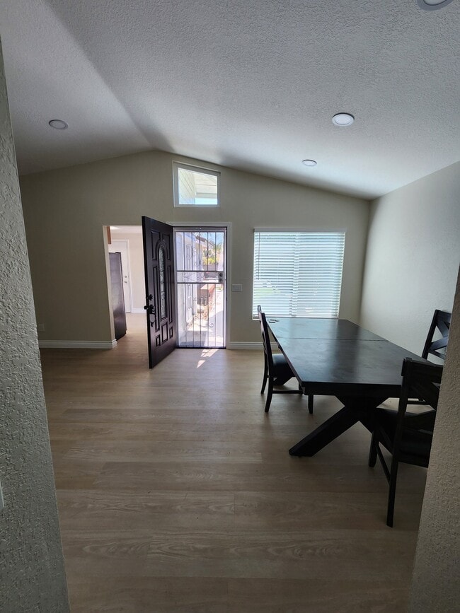 Photo - 14104 Hillcrest Dr