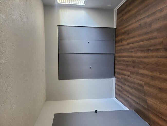 Photo - 1910 Larkswood Dr