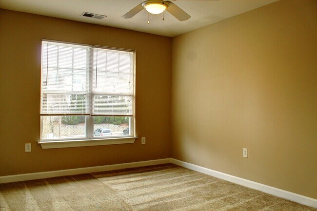 Photo - Room in Condo on Morreene Rd
