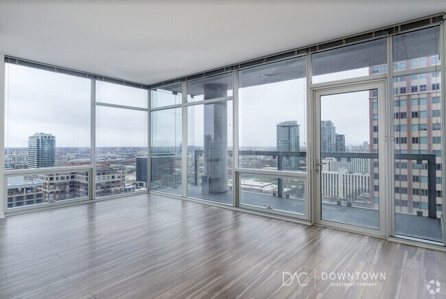 Building Photo - 851 N La Salle Dr Rental