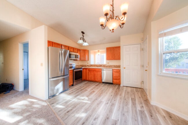 Photo - 2875 Richmond Dr