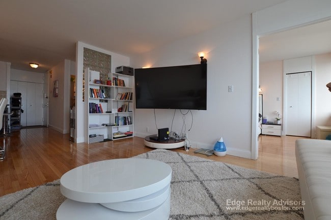 Photo - 65 E India Row Unit D