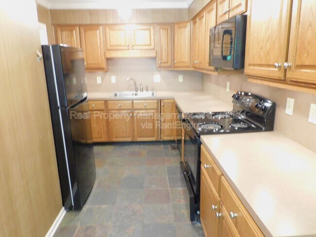 Photo - 22 Milpond Ln