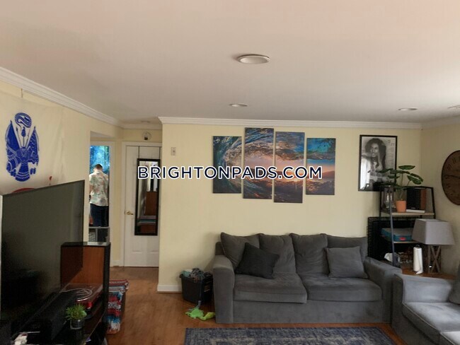 Photo - 172 Newton St Apartment Unit 2