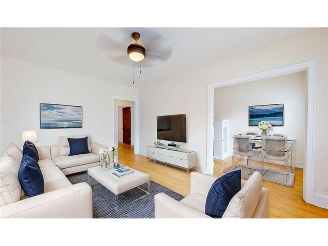 Building Photo - 214 E 19th St Unit 304 Rental