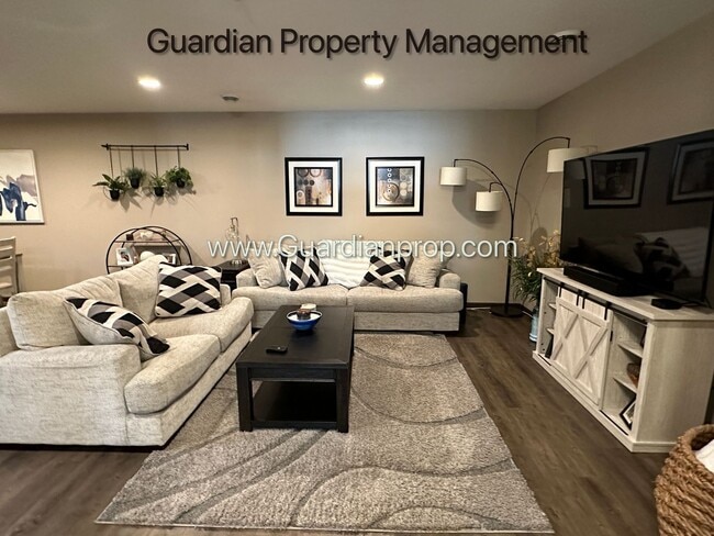Photo - 7954 210th St W