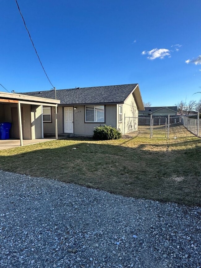 Building Photo - 1343 Unit 13716