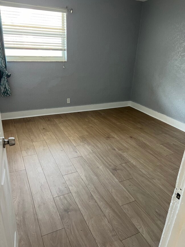 Photo - 5825 NW 22nd Ct Unit Mark