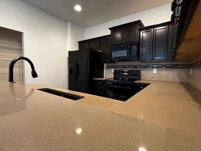 Photo - Keep Cool in this Air Conditioned Home in Gated Community!