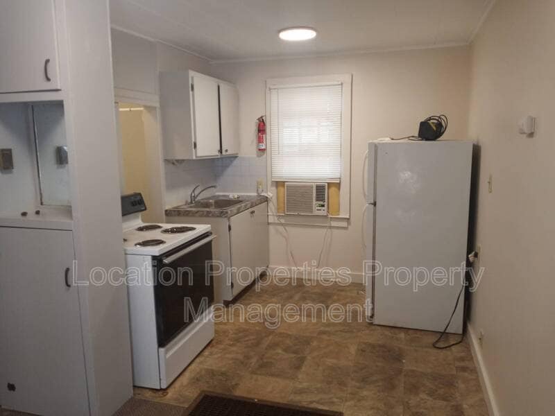 Photo - 121 W 14th St