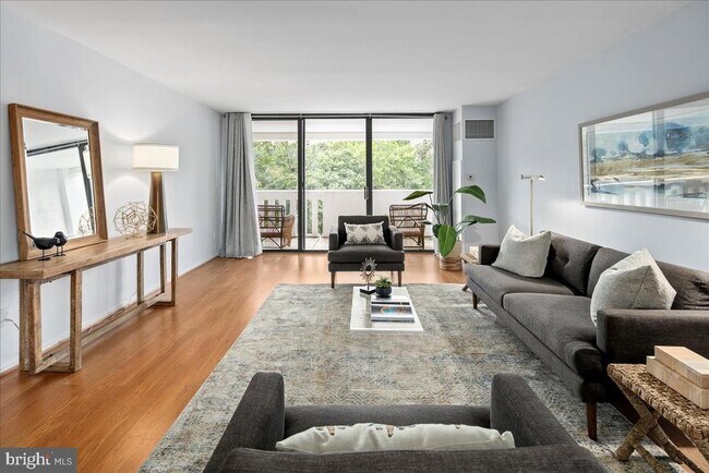 Photo - 6101 Edsall Rd Unidad 702