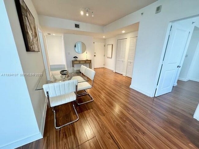 Photo - 601 NE 23rd St Unit 601 NE 23rd St  1106