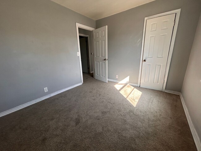 Photo - 4 Bed 1 Bath *SECTION 8 APPROVED*