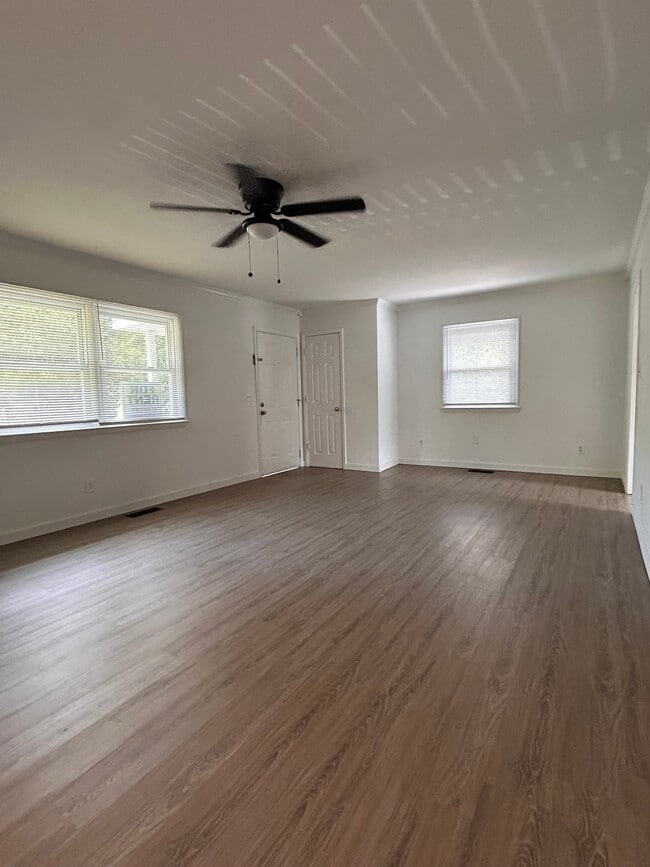 Photo - 233 Wood Dale Dr