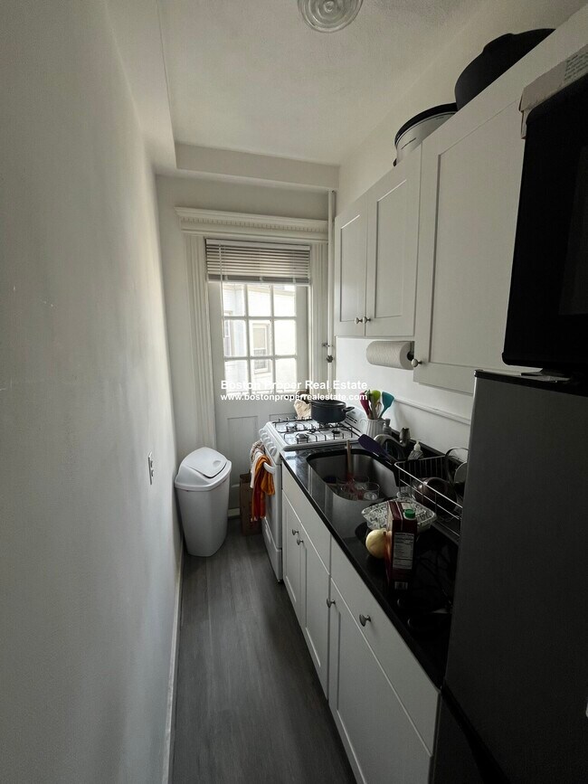 Photo - 1111 Boylston St