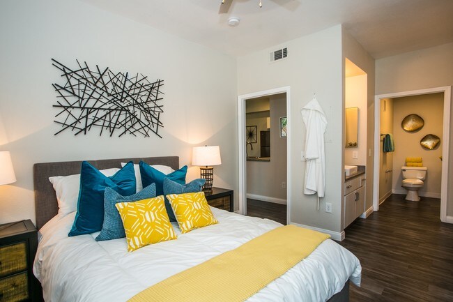 Pointe at Centennial Hills Apartments For Rent in Las