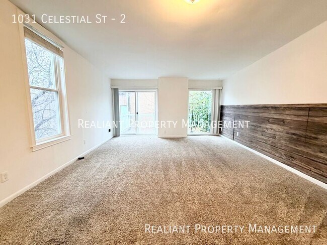 Photo - 1031 Celestial St. Unidad 2