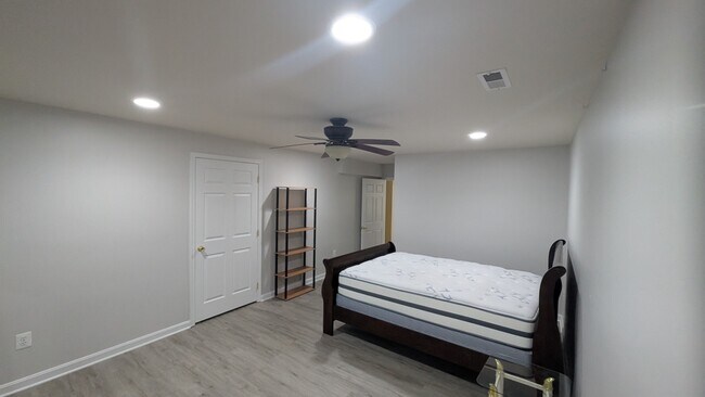 Photo - 4688 Woodland Rd