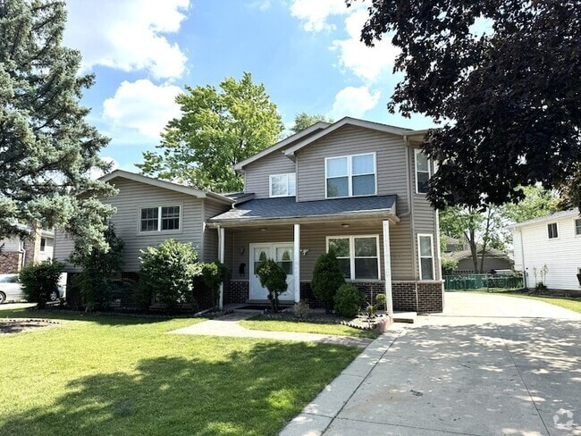 Building Photo - 723 W Gettysburg Dr Rental
