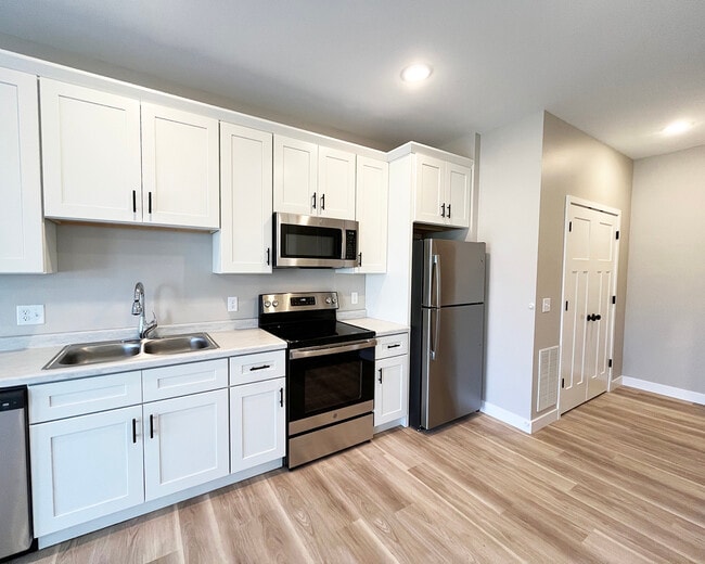 Photo - Wolf Point Townhomes