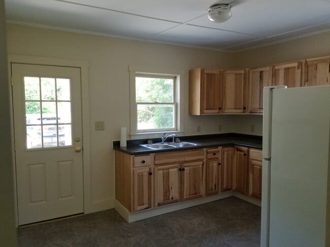 Building Photo - 353 N State St Unit A