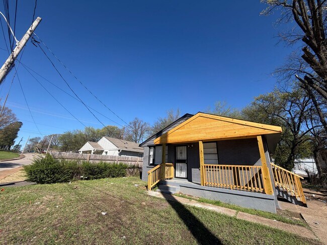 Photo - 2982 Hale Ave