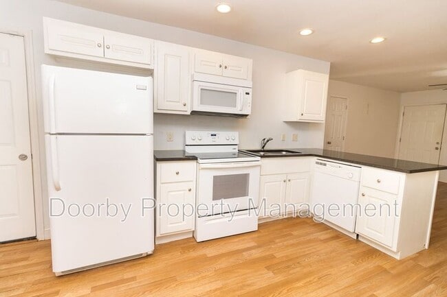 Photo - 3860 Youngstown Rd Unit 3860