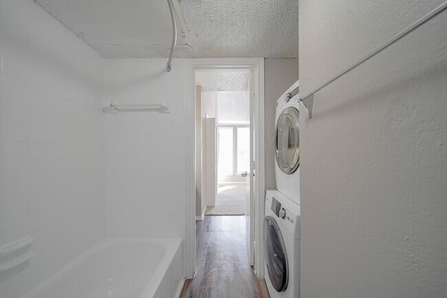 Photo - Woodside At Lake Highlands Apartment Homes