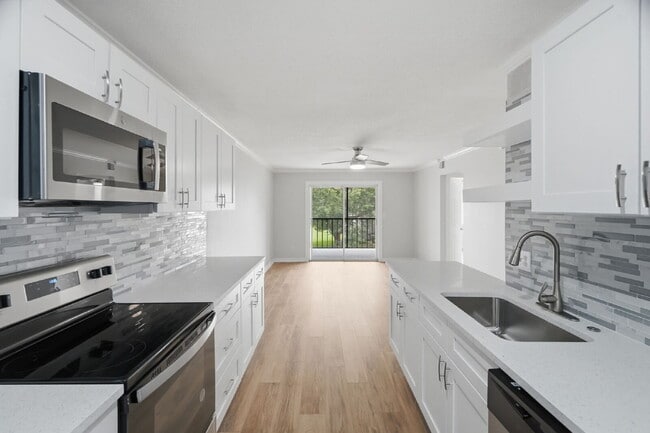 Photo - Condo For Rent in Largo with TONS OF UPGRADES! Unit Apt 116