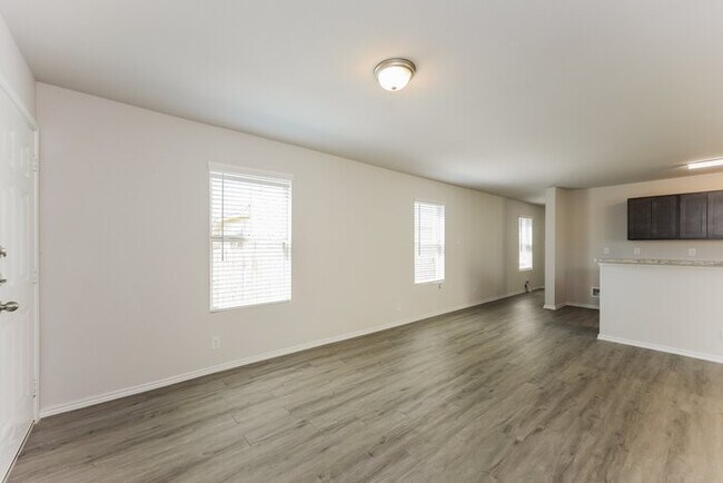 Photo - 2354 Dry Moss Way