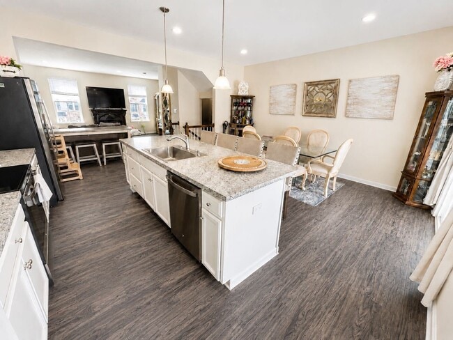 2305 Lamington Ct