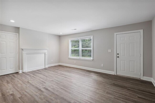 Photo - 1641 Sandtown Rd SW
