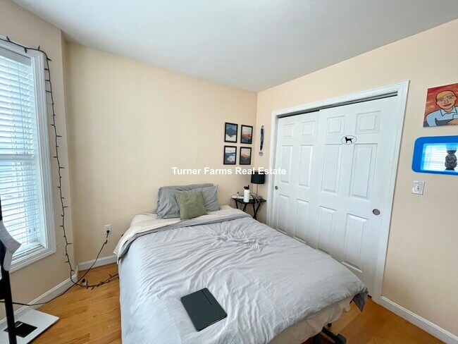 Photo - 207 Hillside St Unidad 2