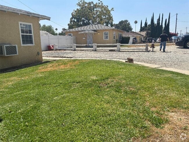 Building Photo - 17387 Merrill Ave Rental