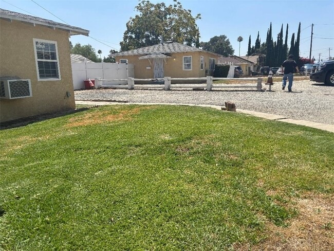 Photo - 17387 Merrill Ave Casa