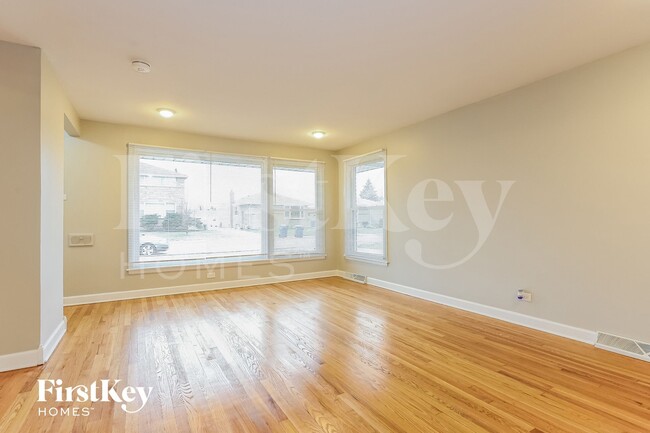 Photo - 1018 E 161st Pl