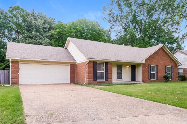 Photo - 5036 Brooksbank Cove S