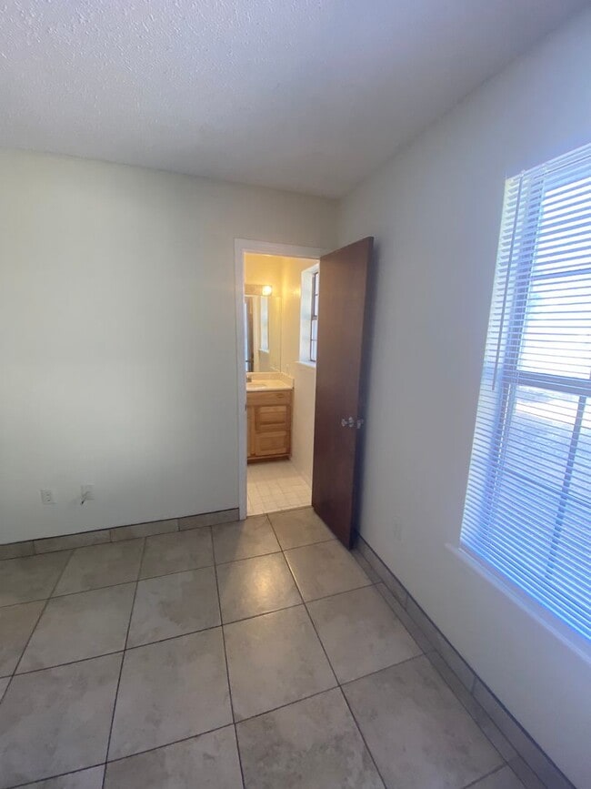 Photo - 675 Frank Maes Ave