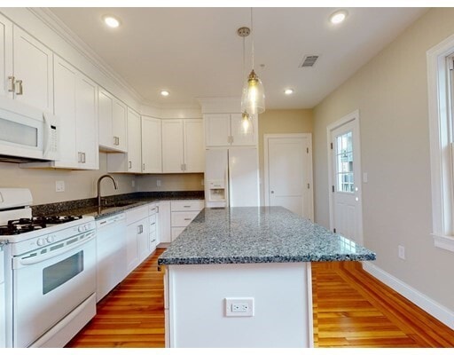 Photo - 27 Leicester St Unidad #1